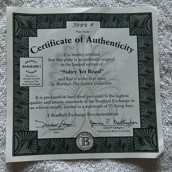 Marilyn Monroe Plate “Sultry Yet Regal” by The Bradford Exchange - Picture 4 of 5